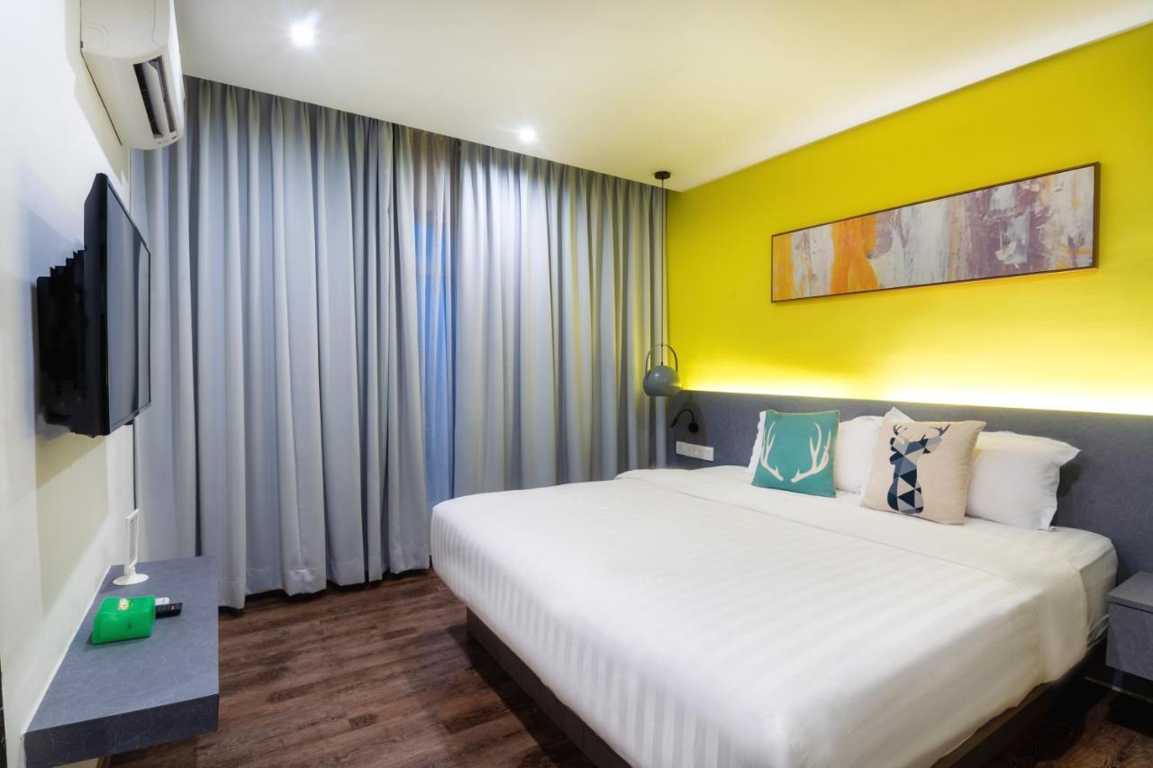 Apple Hotel Times Square George Town Exterior photo