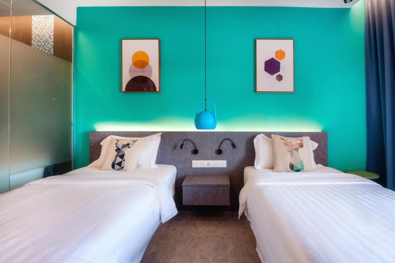 Apple Hotel Times Square George Town Exterior photo